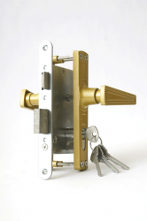 ЗВ4-3.01 Замок врезной Зенит (золото)